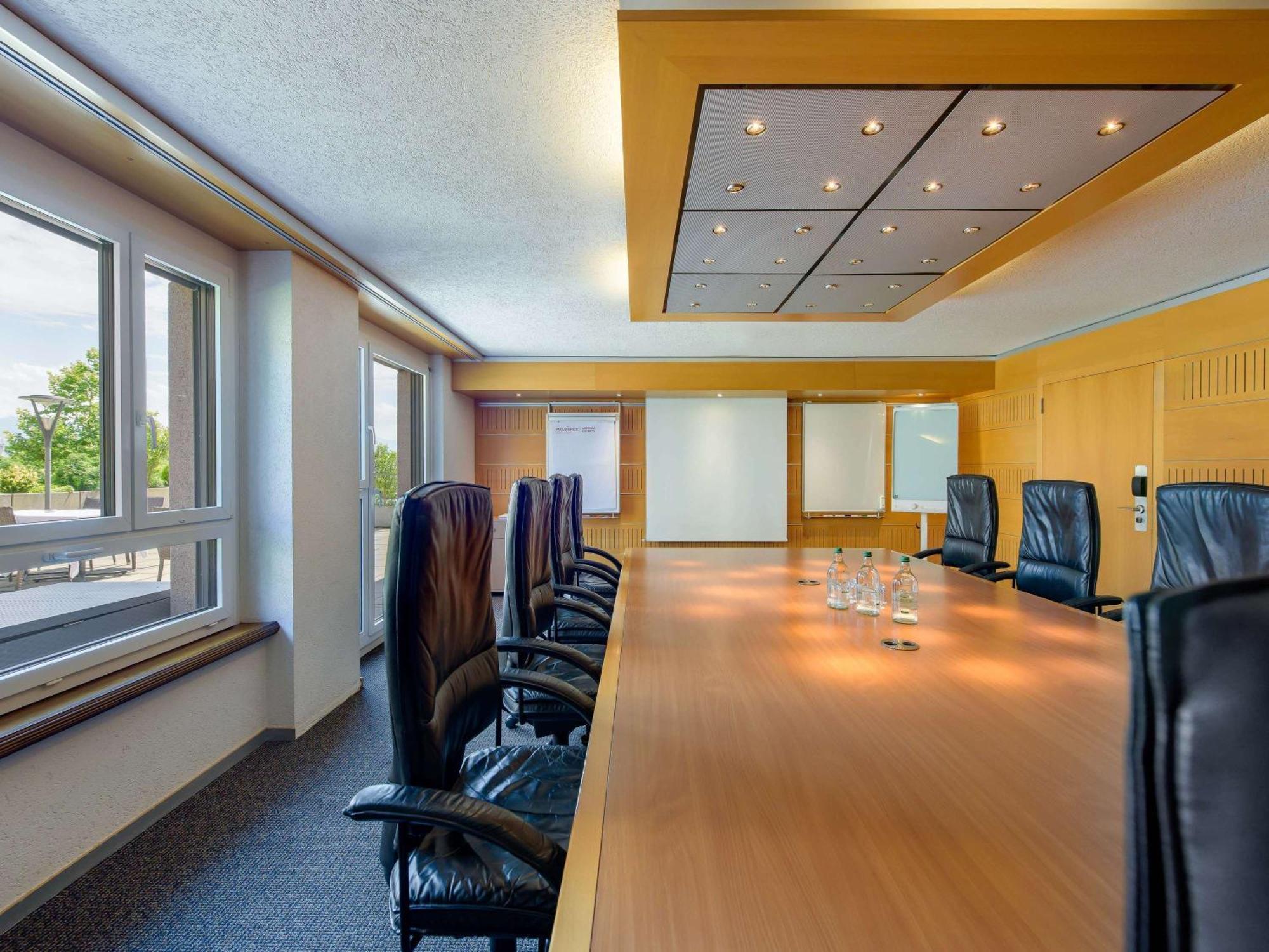 Moevenpick Hotel Lausana Exterior foto