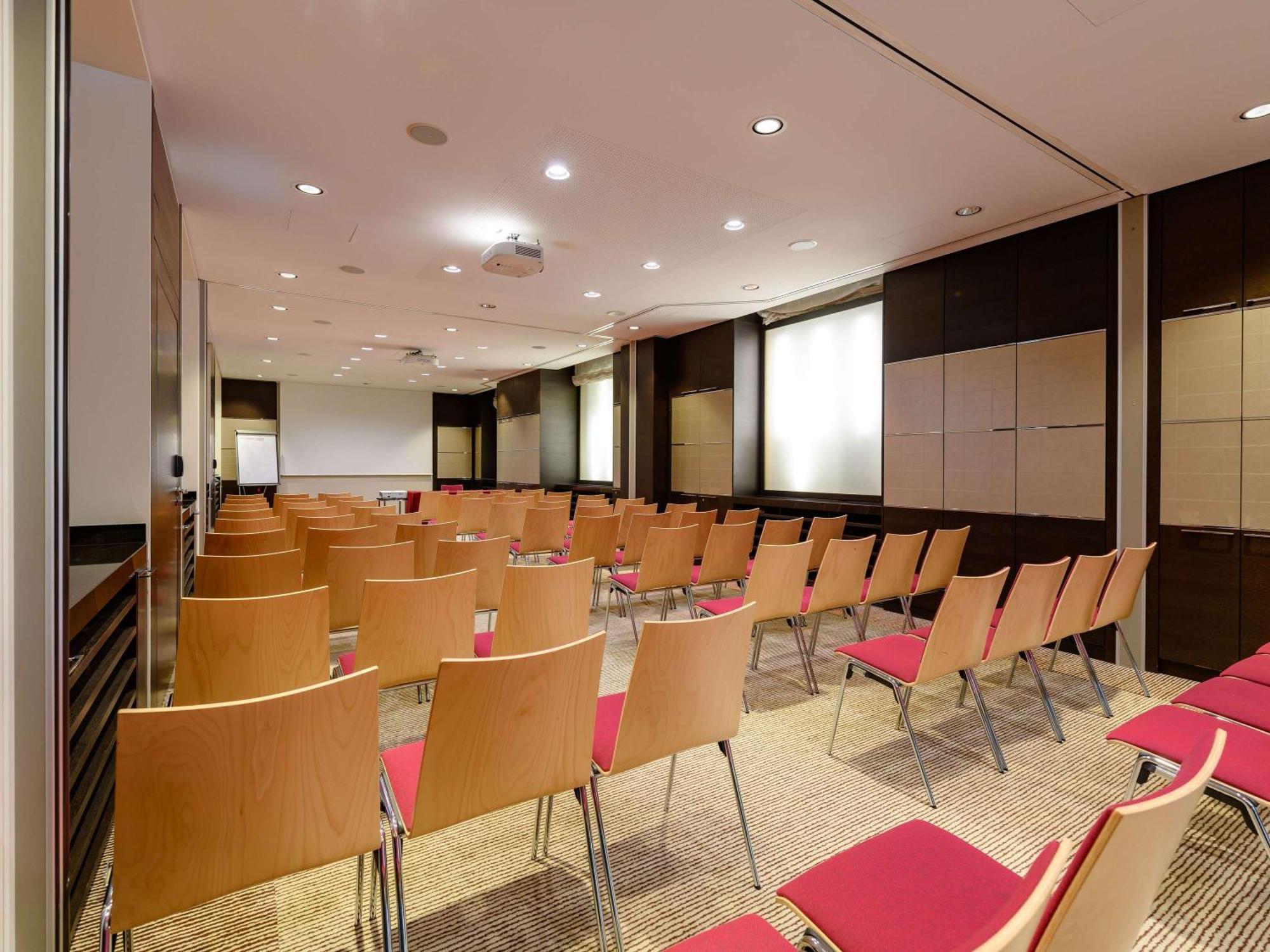 Moevenpick Hotel Lausana Exterior foto